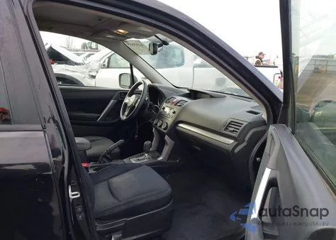 2015 Subaru Forester 2.5I Premium z USA, uszkodzony, nr VIN JF2SJADC0FH842316